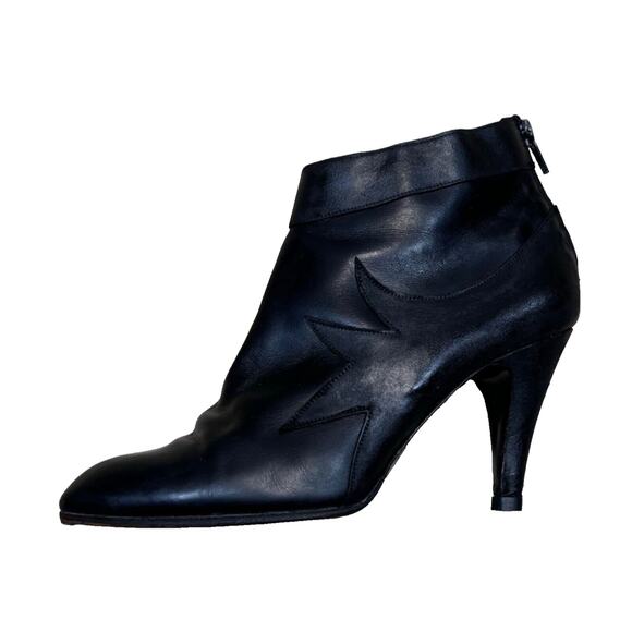 Carel Paris Vintage Bootie Black Flame Design Pointed Toe sz 38.5 or US 7.5 - 8